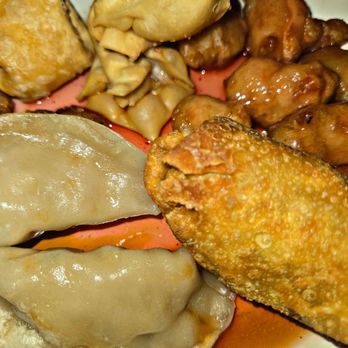 Joy Luck Chinese Buffet signature dishes Chengdu Boiled Dumpling 钟水饺
Crab Rangoon
Chongqing Style Chicken 歌乐山辣子鸡
